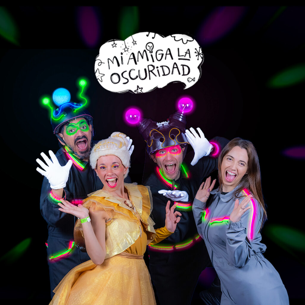 Obra teatral inmersiva Mi Amiga la Oscuridad en Teatro Ciego
